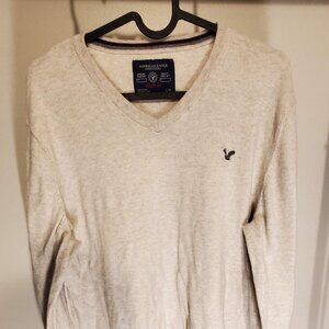 American Eagle V-Neck Light Sweater Size L